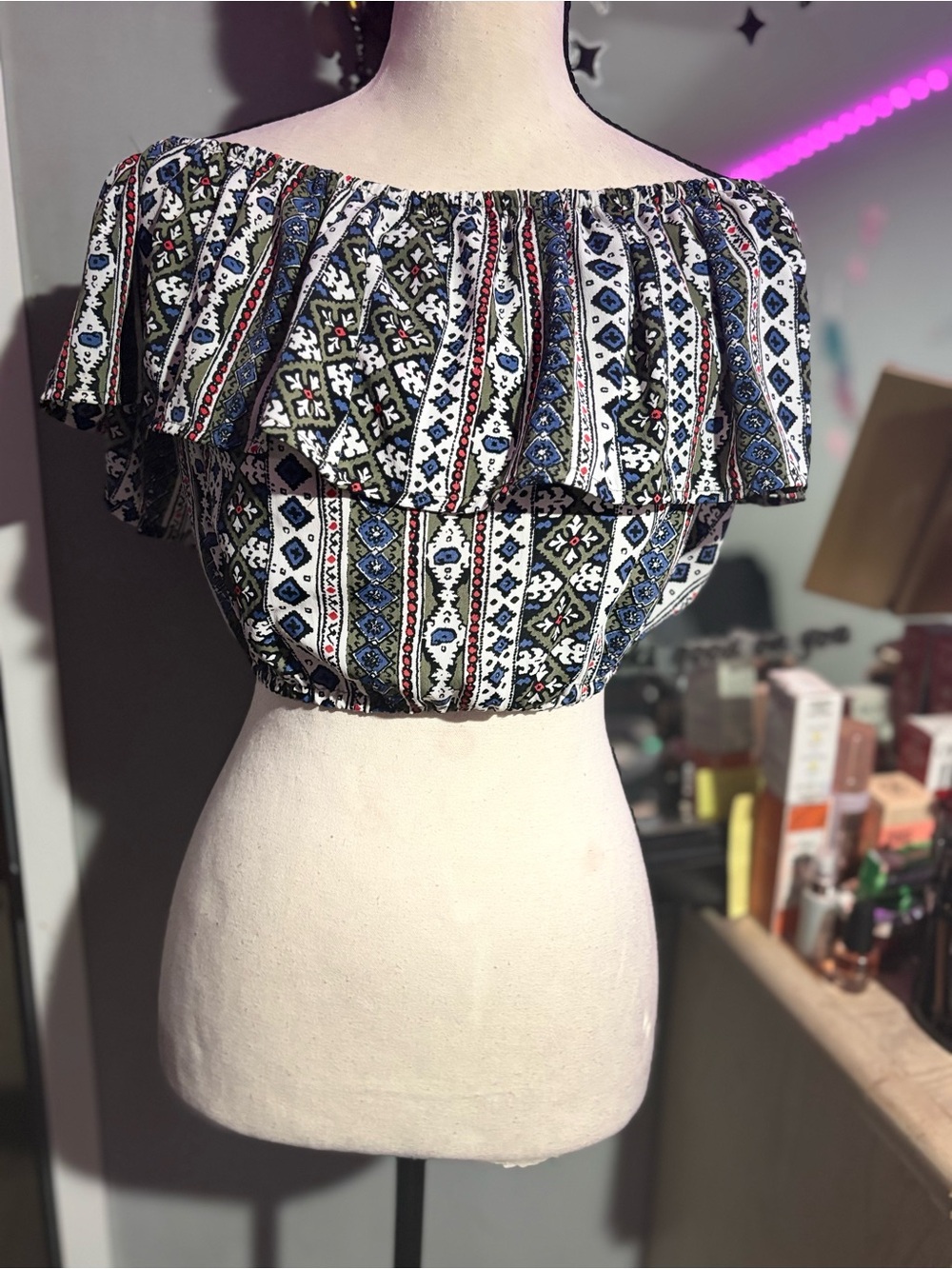Excellent!! Holster BoHo Off-Shoulder Printed Crop Top in Olive, Blue,white,red